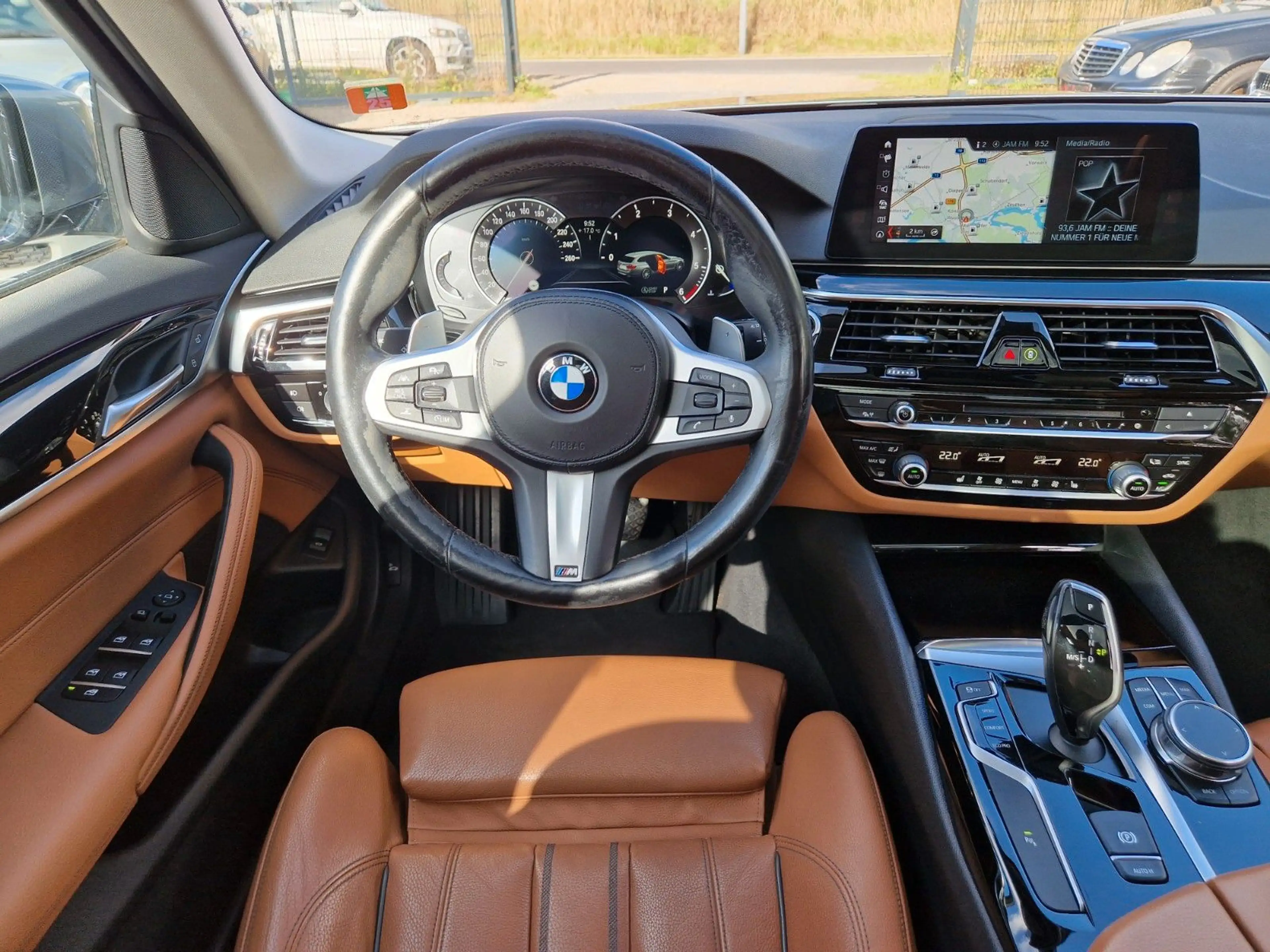 BMW 520 d Touring Sport Line LED HUD ACC PANO LEDER — photo 11