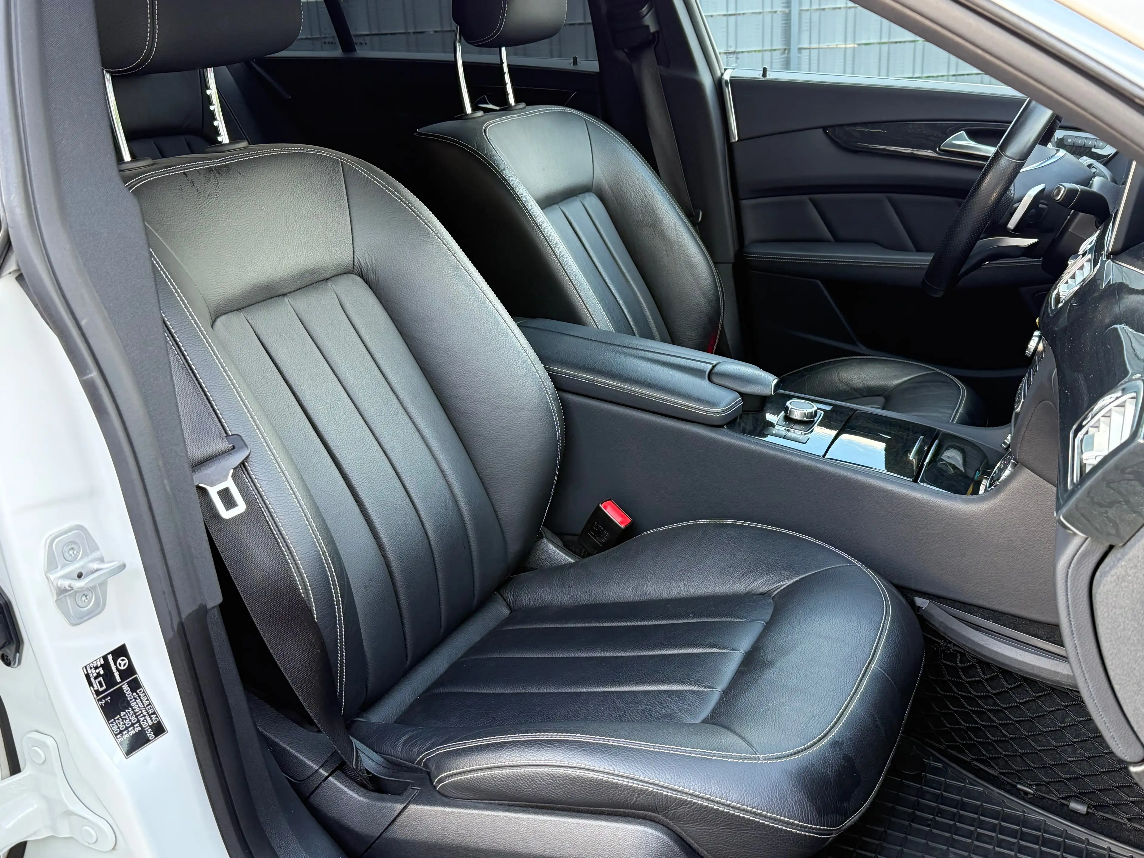 Mercedes-Benz CLS 500 CLS 500 BlueEfficiency 4Matic (218.991) — photo 9
