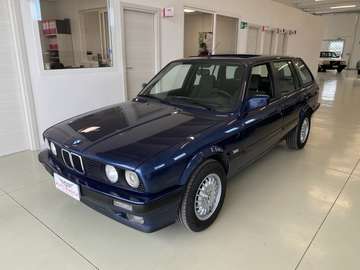 318i Touring