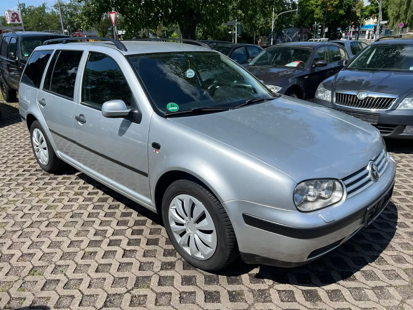 Volkswagen Golf 4 Edition*TÜVneu*AHK*Klima*Benzin/LPG* Silber - 1