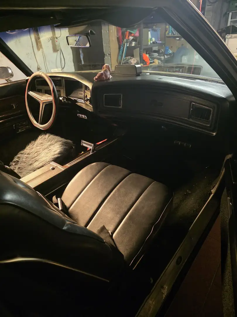 Buick Riviera boattail Schwarz - 1