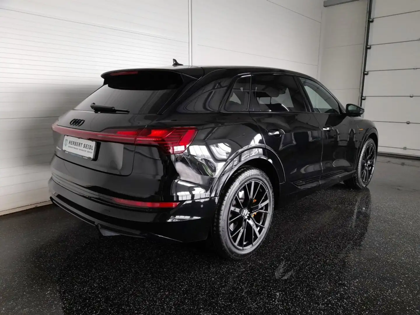Audi e-tron 55 quattro S-LINE BLACK EDITION *NP: € 105.744,- / 21 ZOLL / SKY / BANG & OLUFSEN / MATRIX-LED / ASS PAKET TOUR & STADT* Schwarz - 2