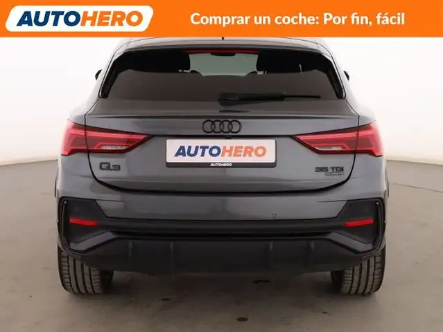 Audi Q3 view 5