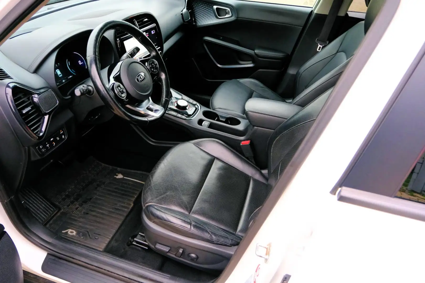 Kia Soul E-Soul ExecutiveLine 64 kWh Aut. Leder|Navi|Cam|1e White - 2