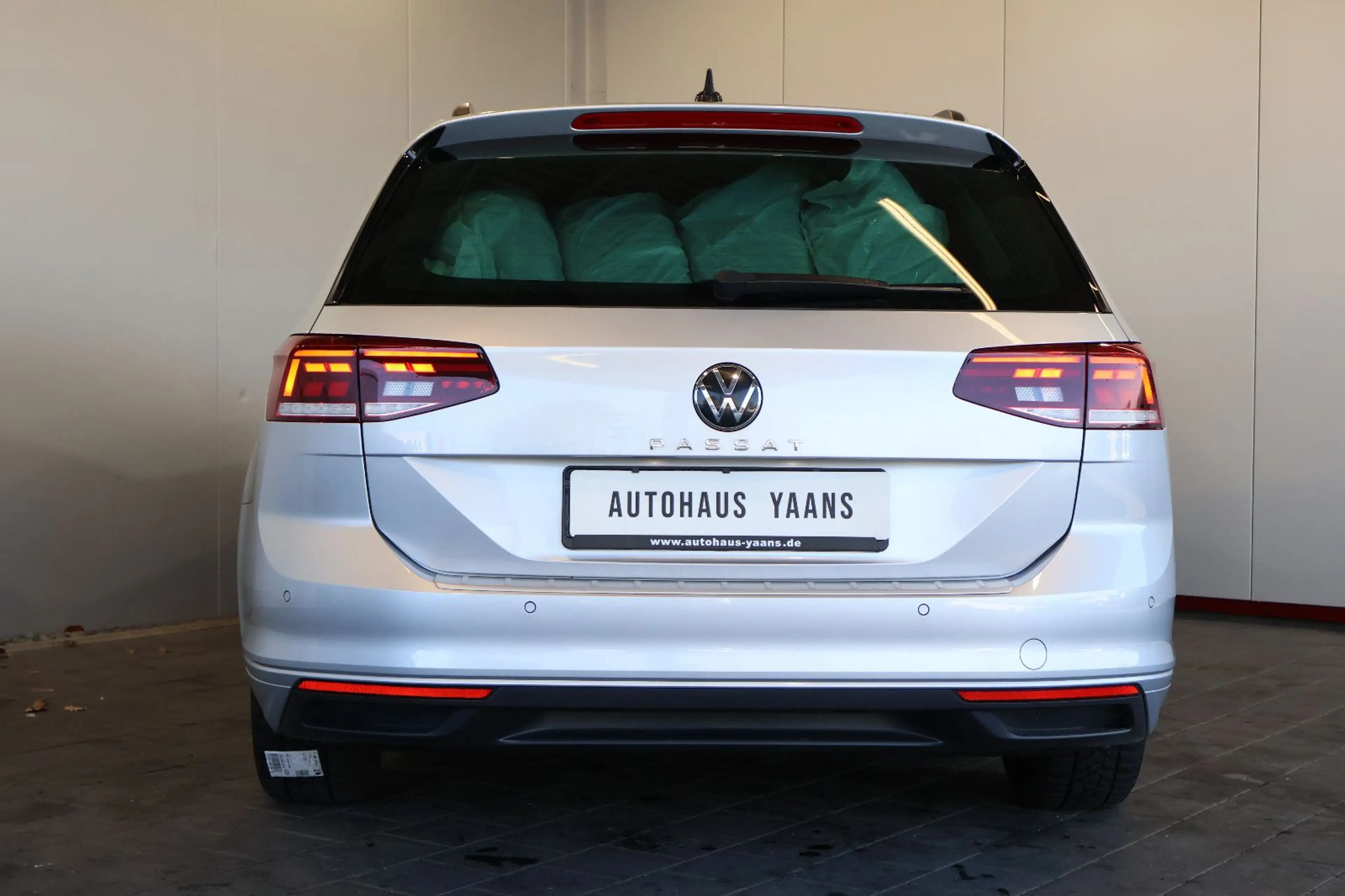 Volkswagen Passat Variant 2.0 TDI CARPLAY+LED+KAM+AHK — photo 5