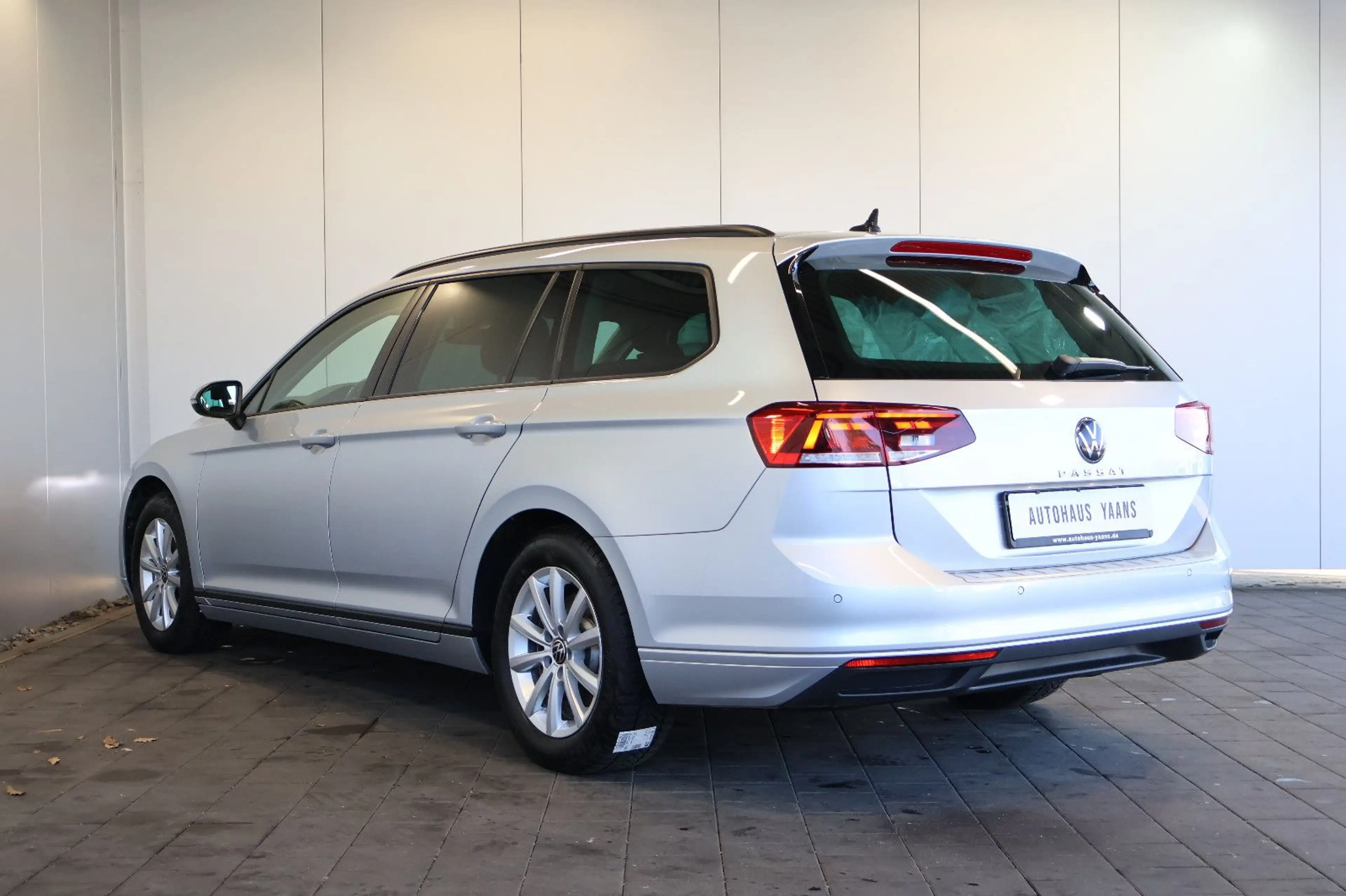 Volkswagen Passat Variant 2.0 TDI CARPLAY+LED+KAM+AHK — photo 6