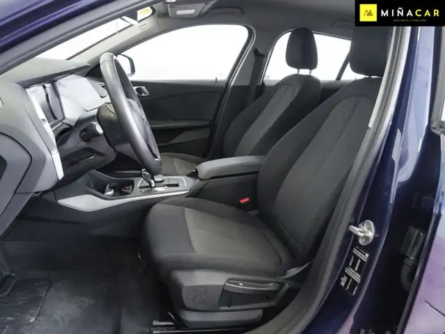 BMW 1 Series view 6