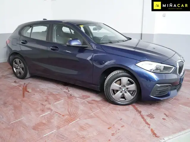 BMW 1 Series view 2