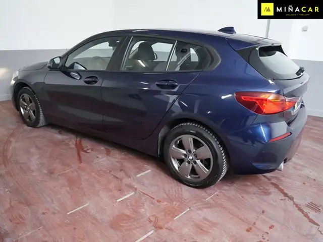 BMW 1 Series view 4