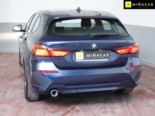BMW 1 Series view 3