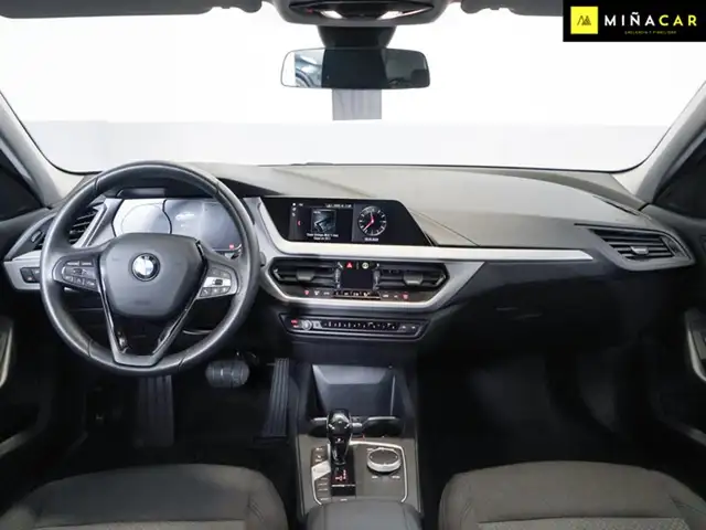 BMW 1 Series view 5