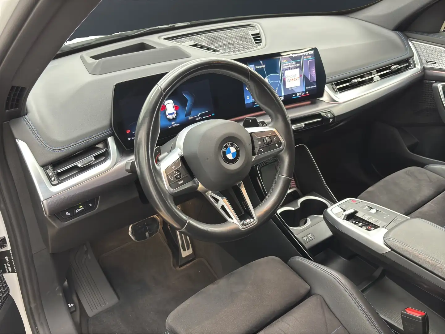 BMW X1 xDrive23i [M Sport, HUD, LED, Pano, HK Sound] Weiß - 2