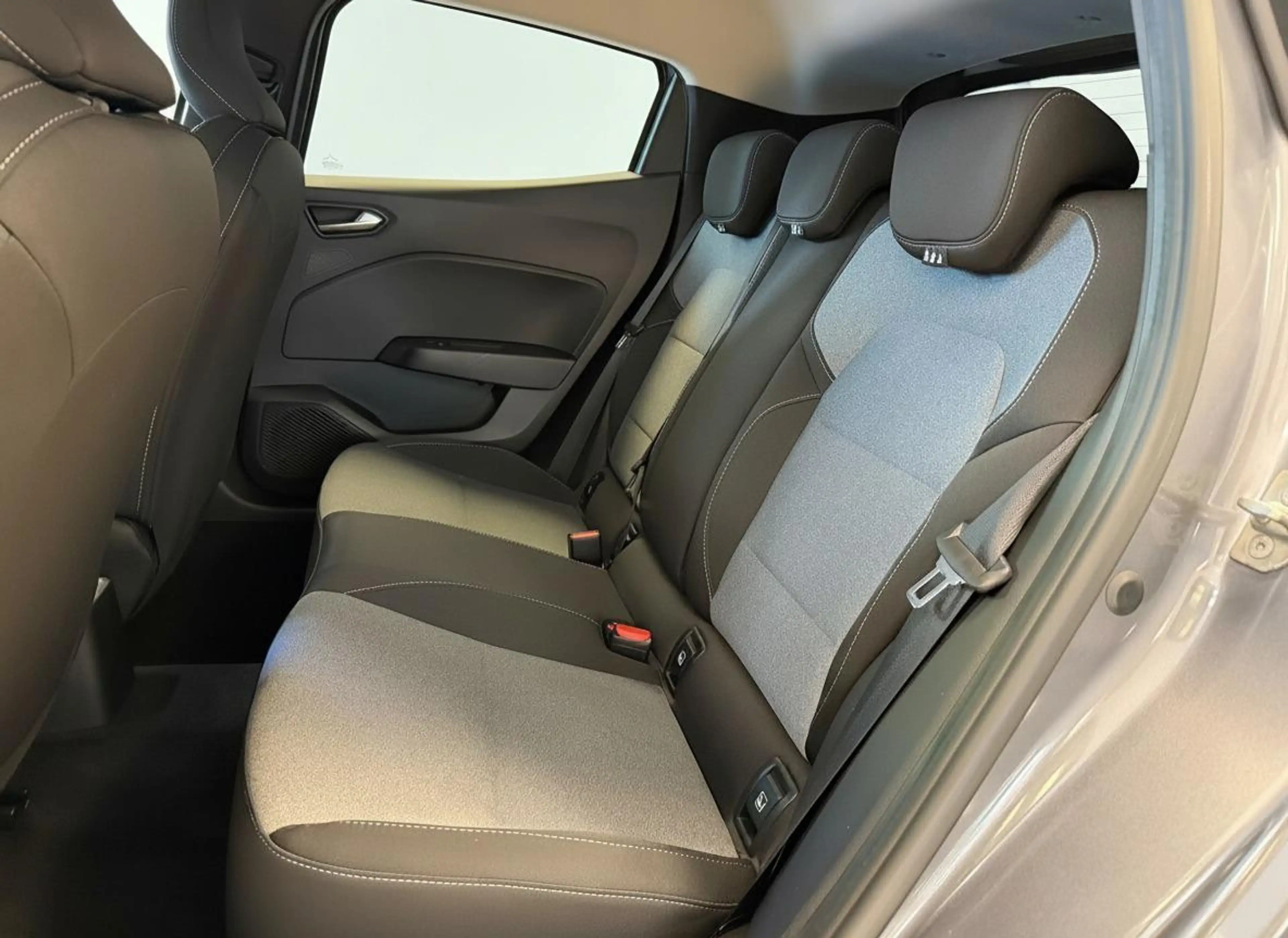 Mitsubishi Colt 1.0 MT Pure GARANTIE TOT 04-2035! . STOEL VERWARMI — photo 12