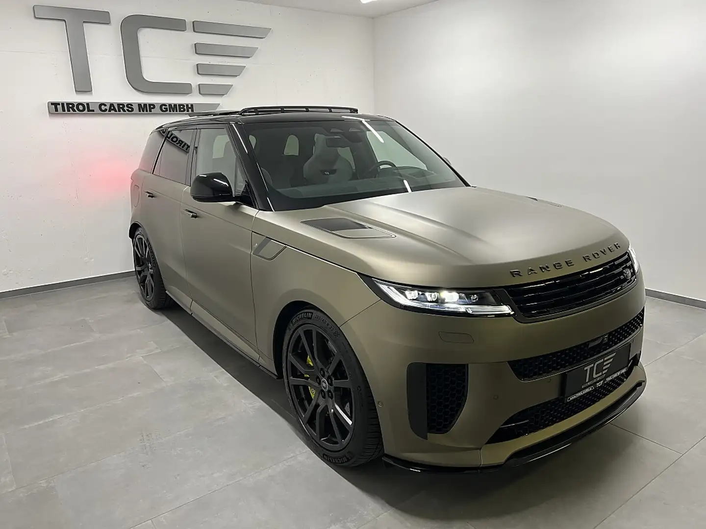 Land Rover Range Rover Sport 4,4 V8 P635 SV Edition One AWD, Carbon, Ceramik... Gold - 2