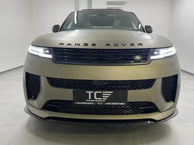 Land Rover Range Rover Sport view 4