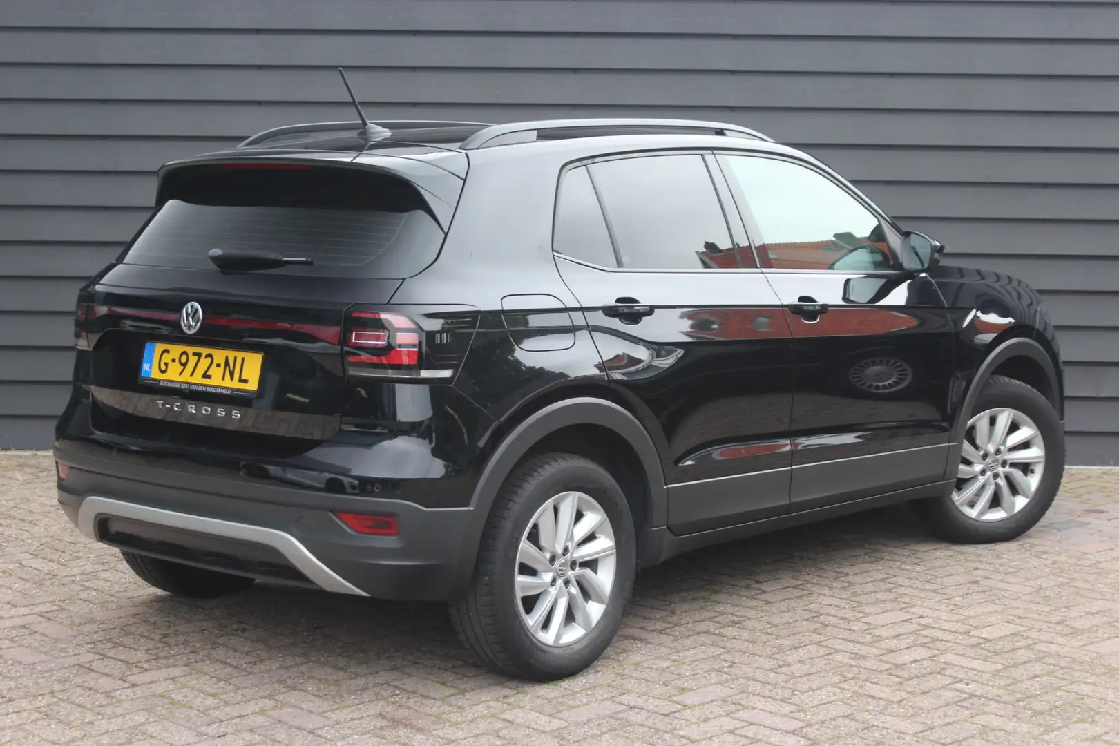 Volkswagen T-Cross 1.0 TSI Life - CARPLAY - NAVIGATIE - CLIMATE CONTR Zwart - 2