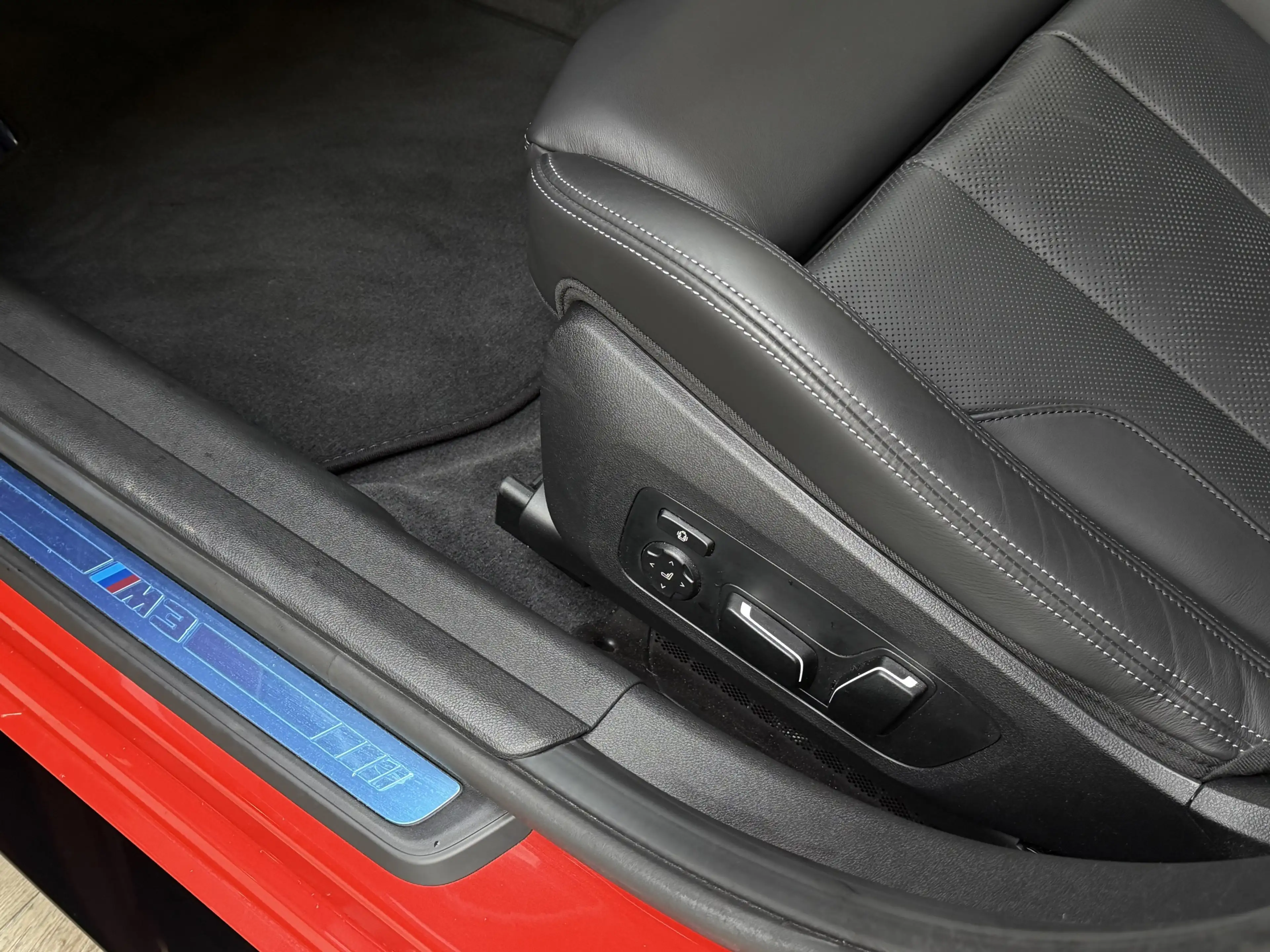 BMW M3 Comp xDr Sitzlüftung Ultimate Carbon ACC 360° — photo 13
