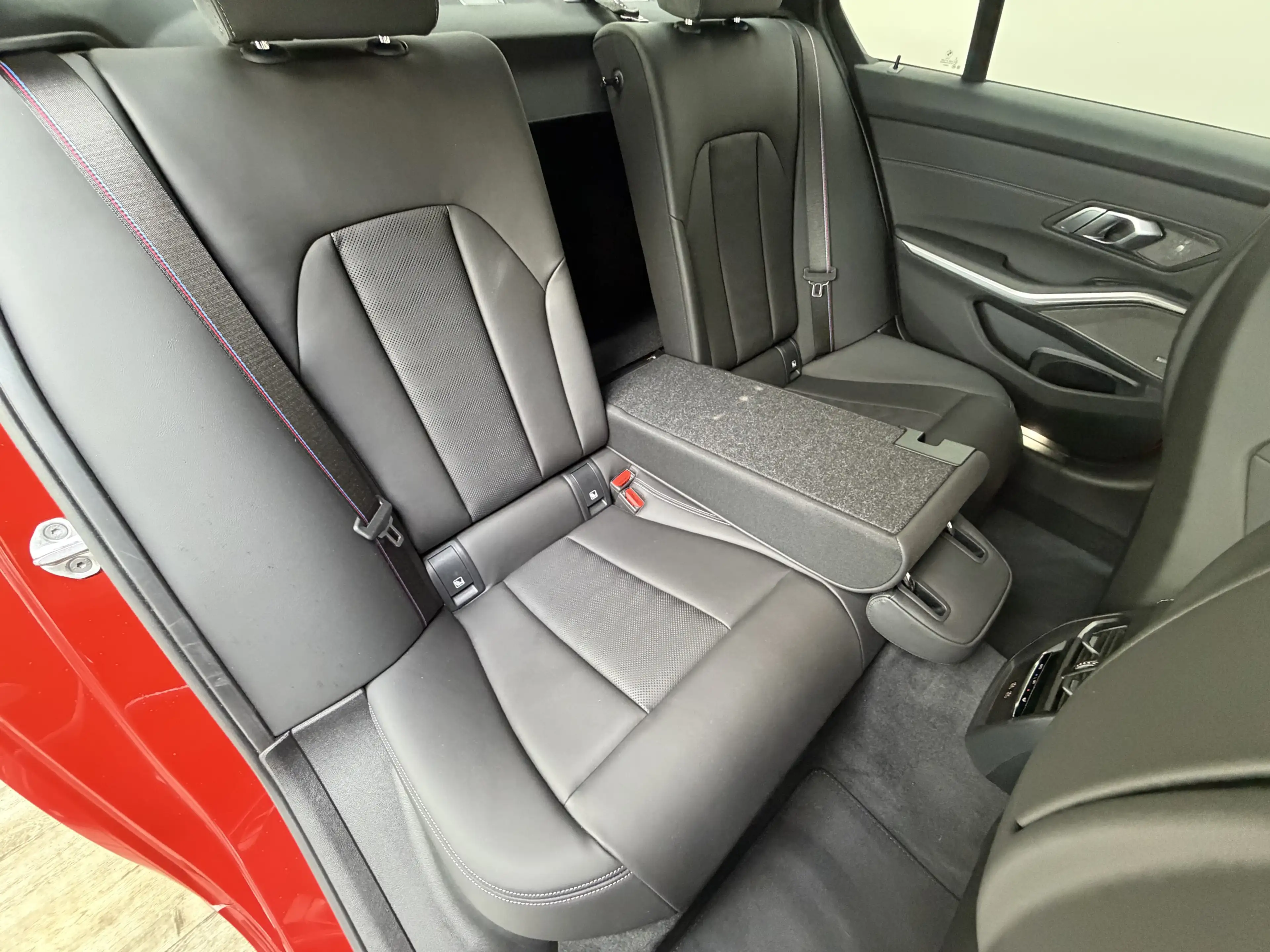 BMW M3 Comp xDr Sitzlüftung Ultimate Carbon ACC 360° — photo 23