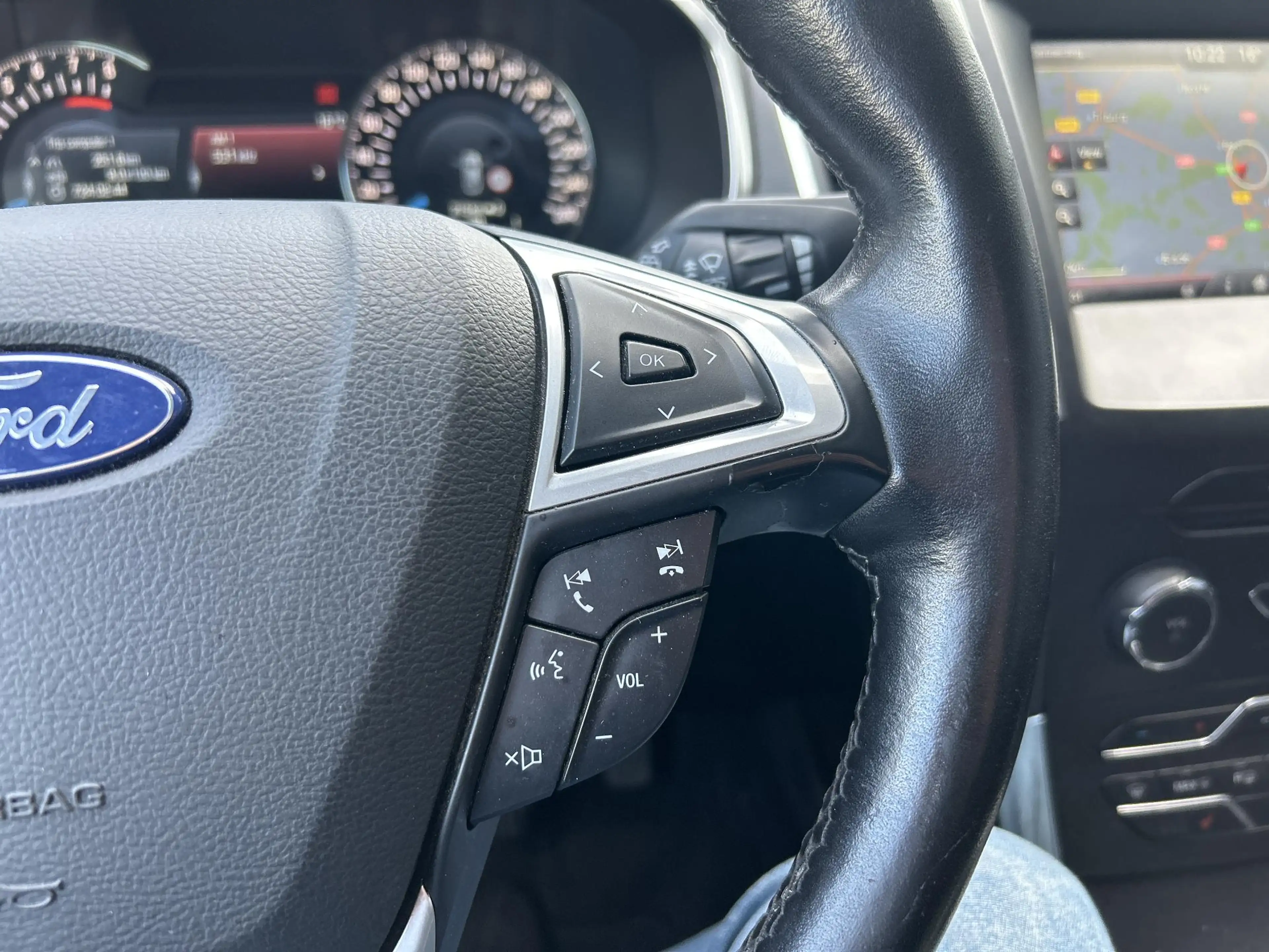 Ford S-Max 1.5 Titanium — photo 11