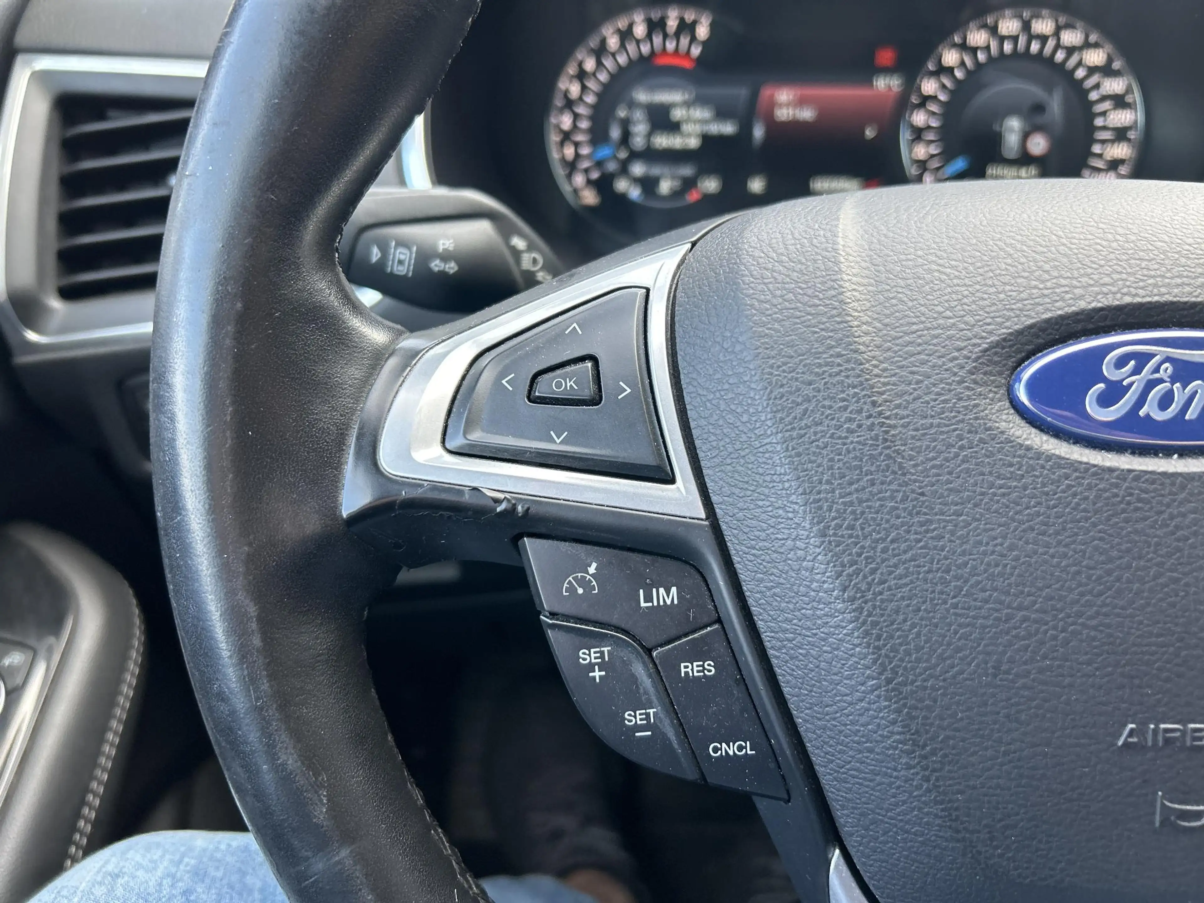 Ford S-Max 1.5 Titanium — photo 10