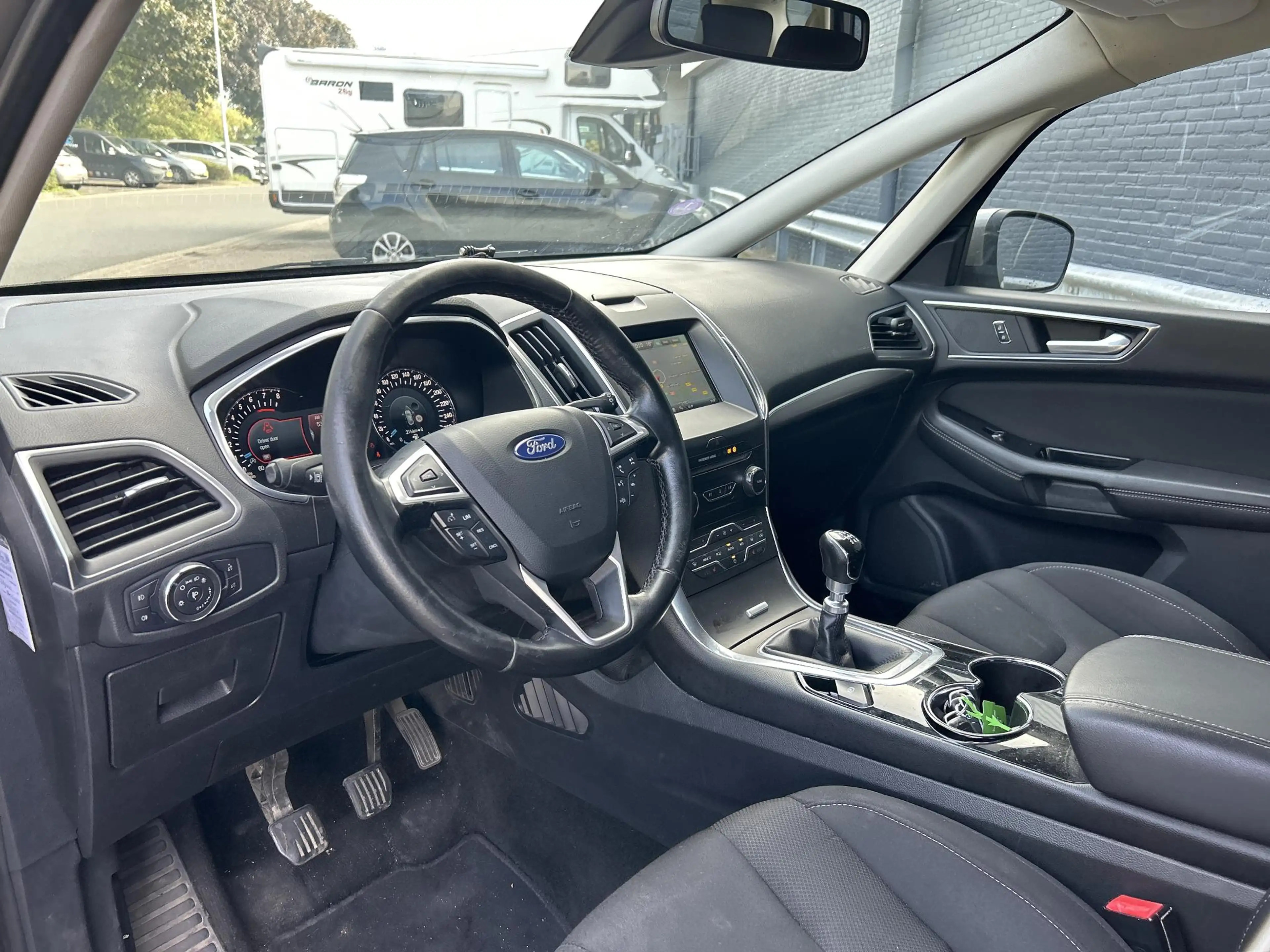 Ford S-Max 1.5 Titanium — photo 3