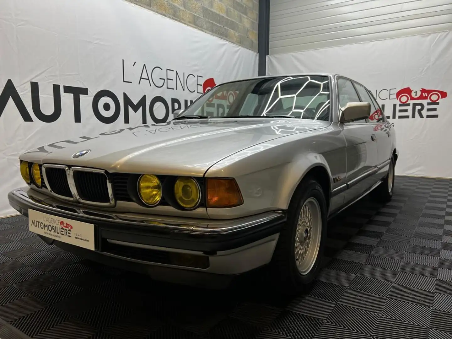 BMW 730 (E32) 730i iL V8 Gris - 1
