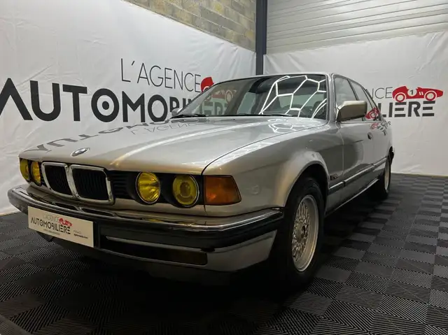 BMW 730 (E32) 730i iL V8