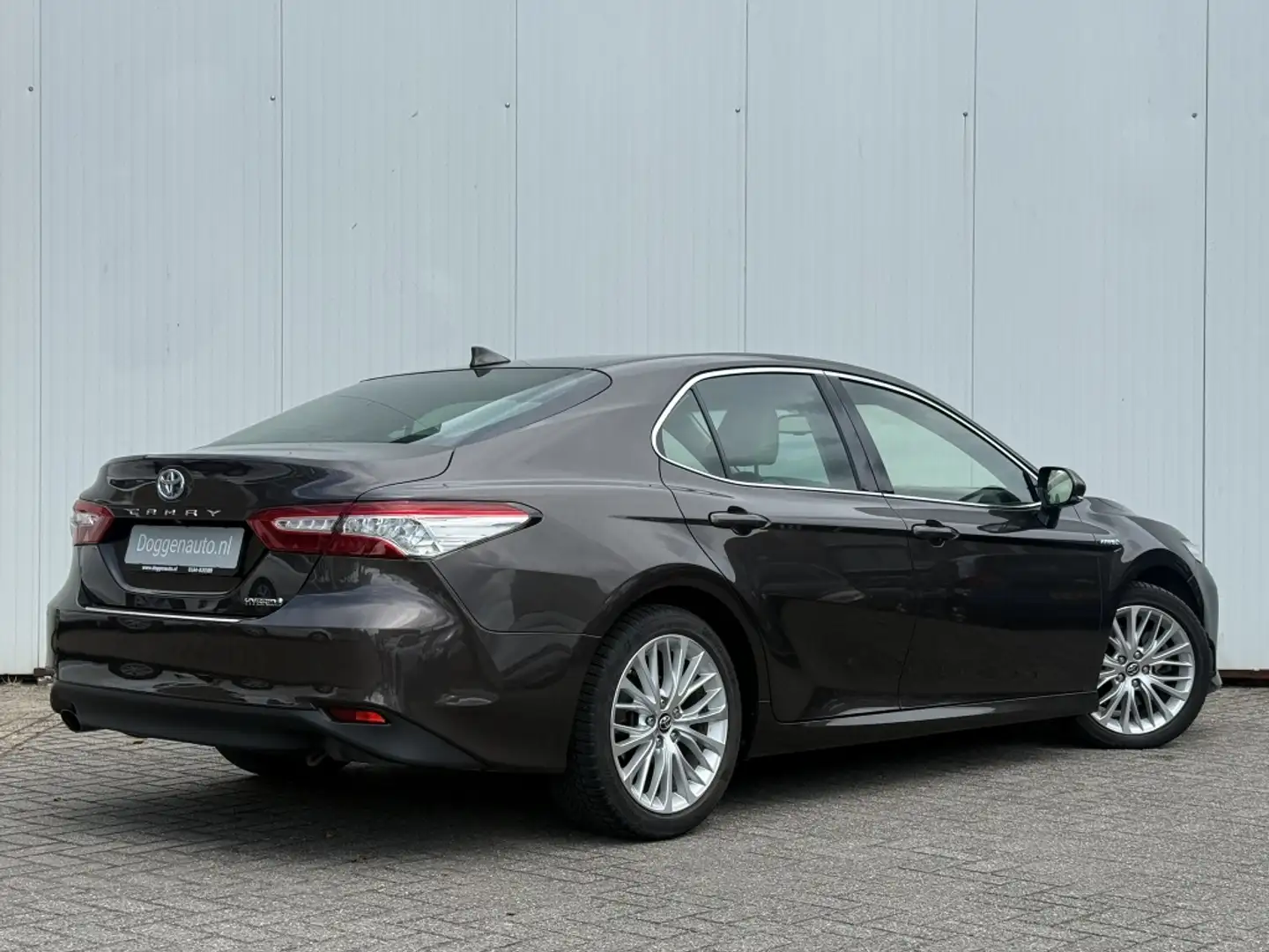 Toyota Camry 2.5 Hybrid Executive Leer PDC Navi Led Keyless BTW Bruin - 2