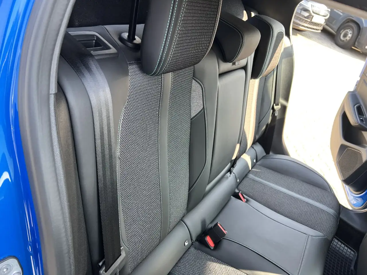 Peugeot 308 1.2 PureTech 130 Allure *LED Navi Leder DAB* 16