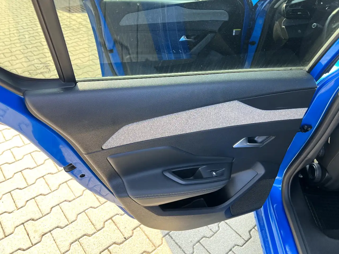 Peugeot 308 1.2 PureTech 130 Allure *LED Navi Leder DAB* 11