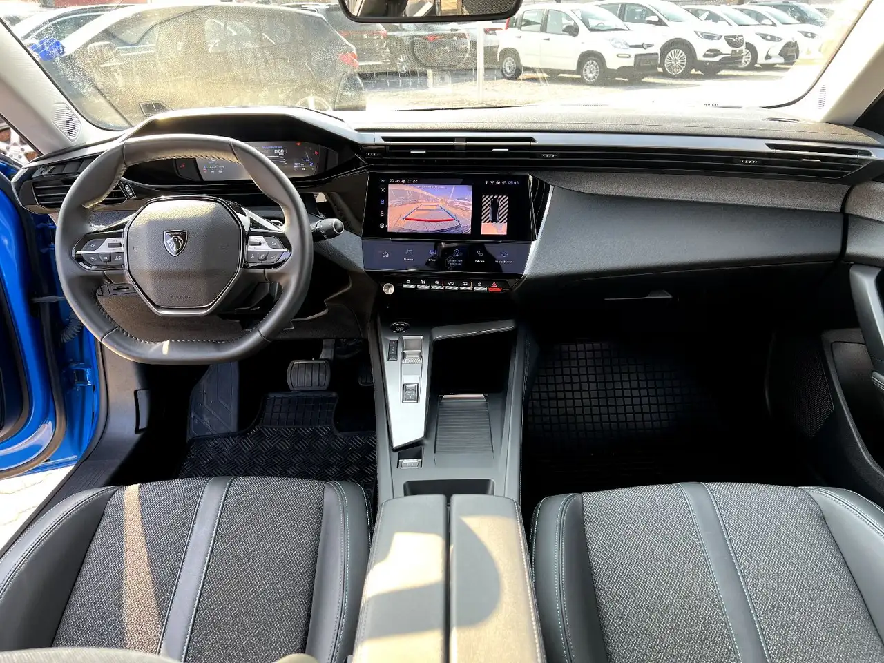 Peugeot 308 1.2 PureTech 130 Allure *LED Navi Leder DAB* 17
