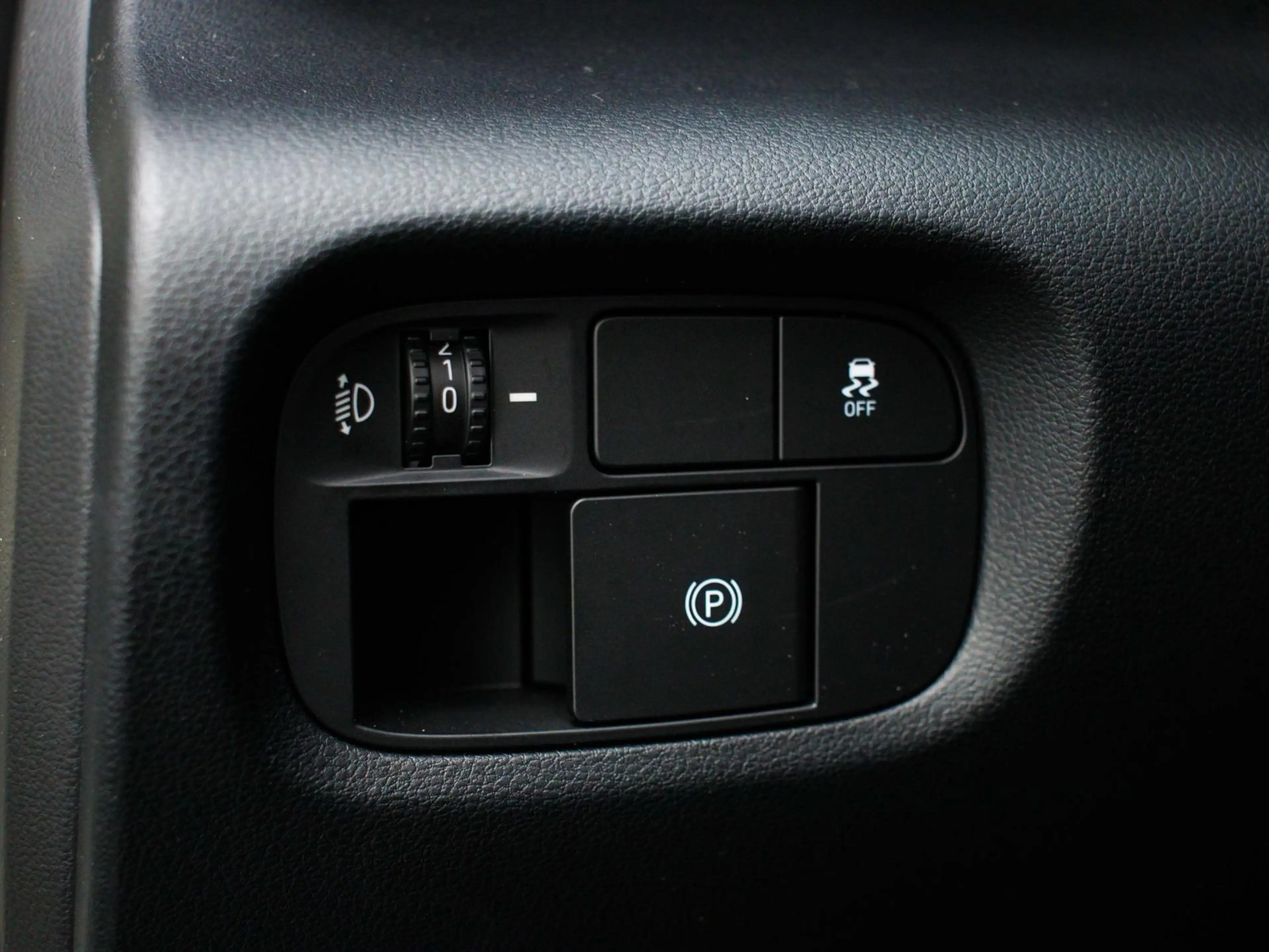 Hyundai Inster E-Motion 49kWh / ACC / Rückfahrkamera / Navi / Kli — photo 14