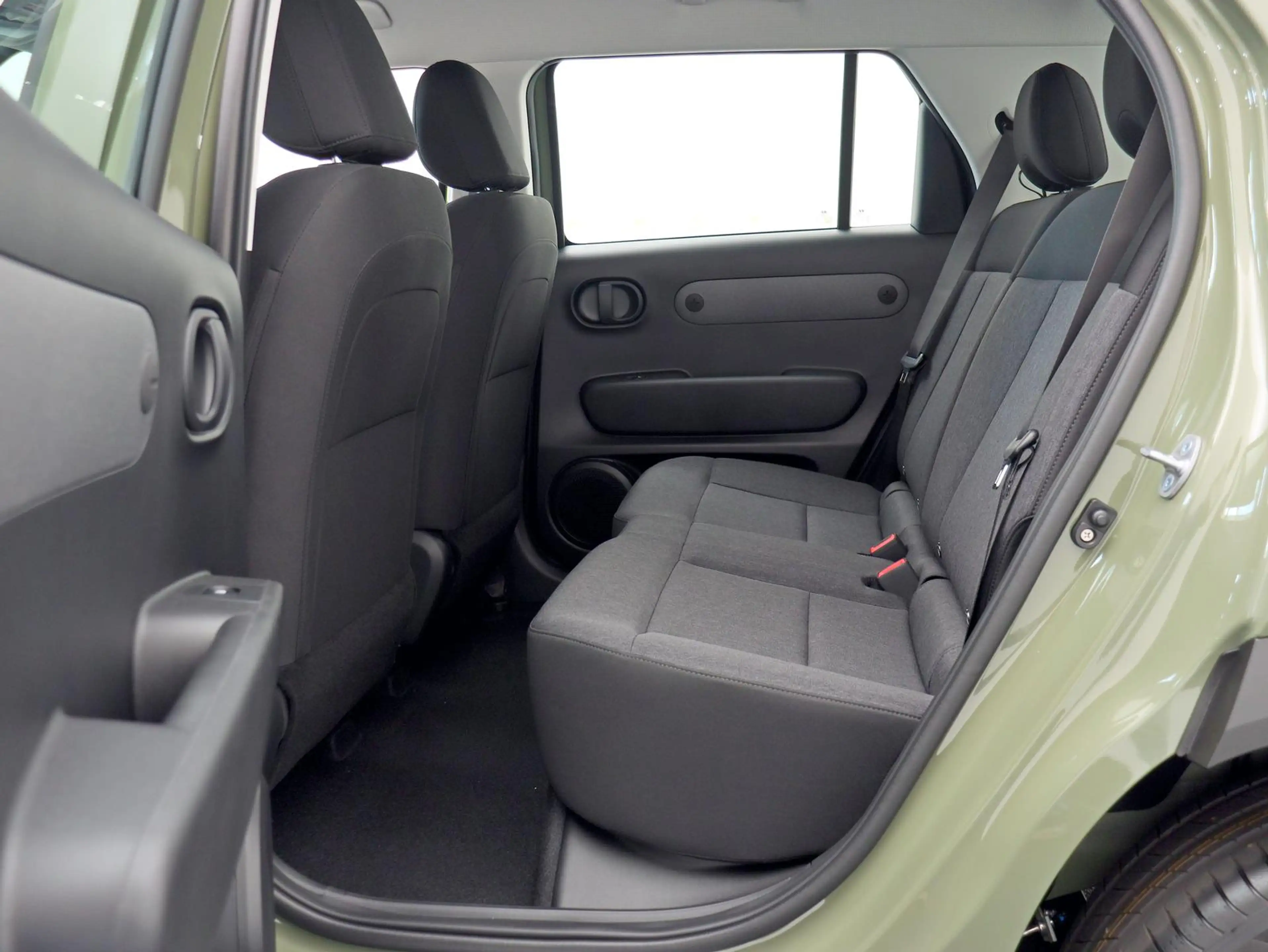 Hyundai Inster E-Motion 49kWh / ACC / Rückfahrkamera / Navi / Kli — photo 6
