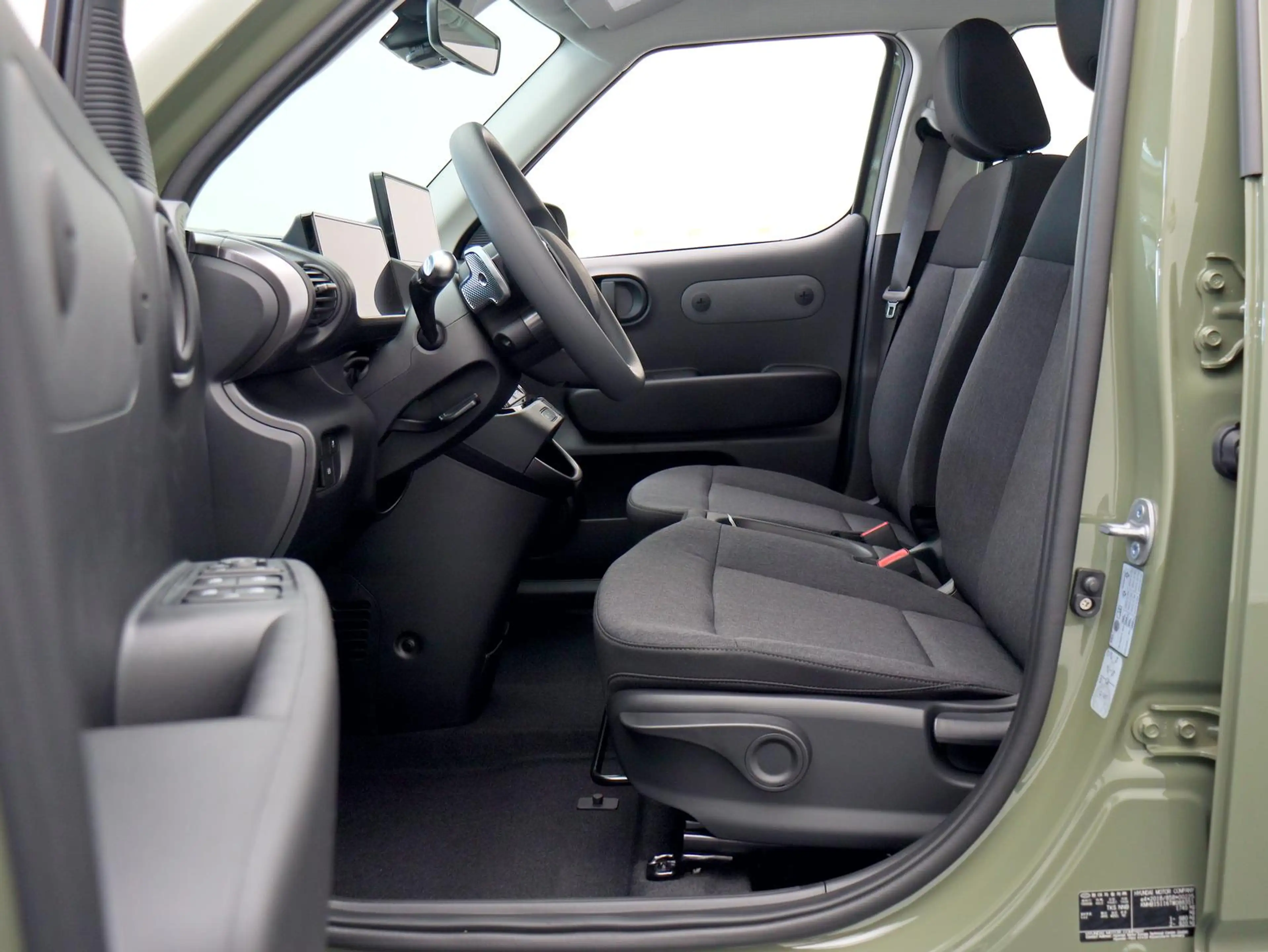 Hyundai Inster E-Motion 49kWh / ACC / Rückfahrkamera / Navi / Kli — photo 5