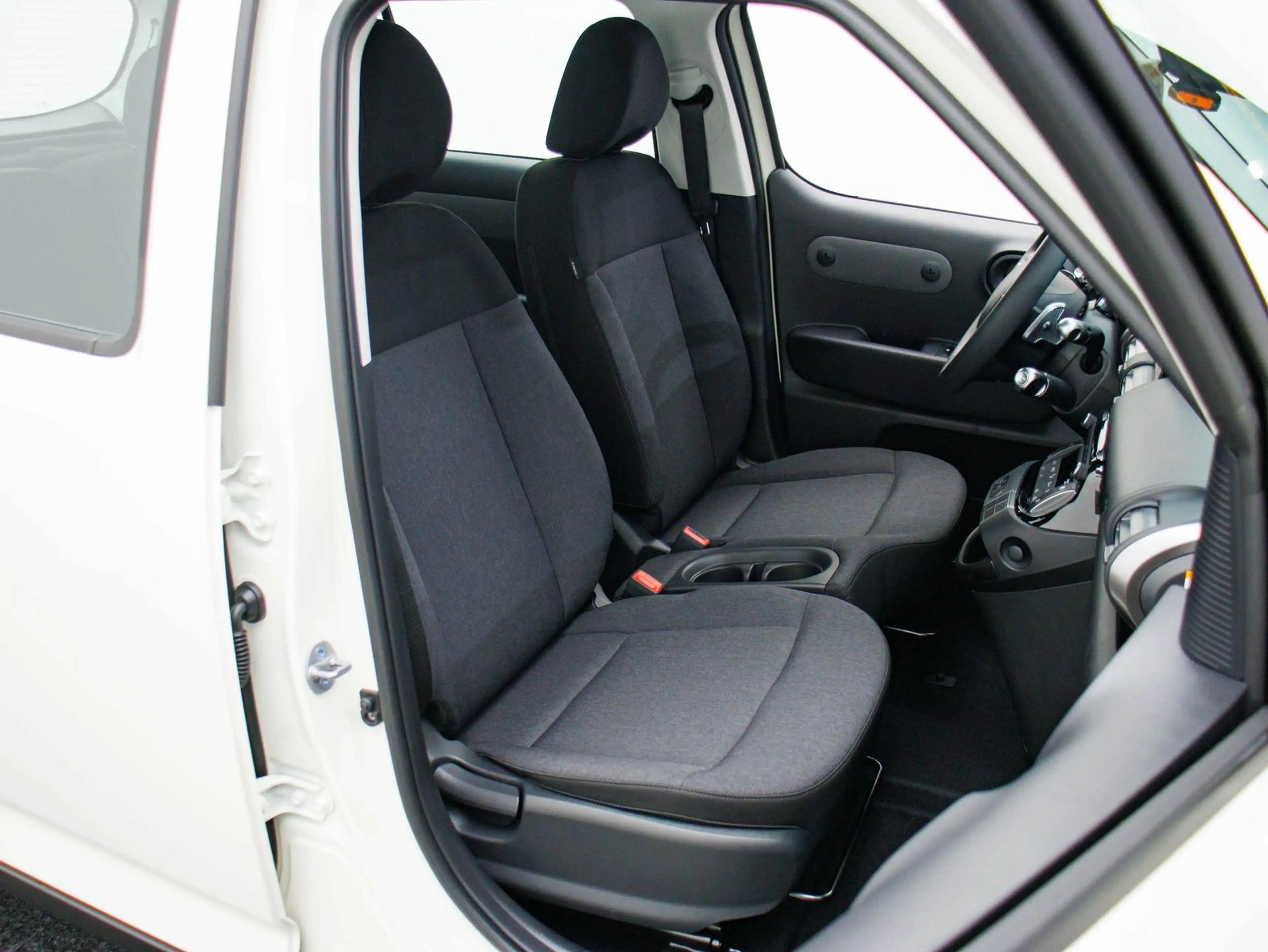 Hyundai Inster E-Motion 49kWh / ACC / Rückfahrkamera / Navi / Kli — photo 12