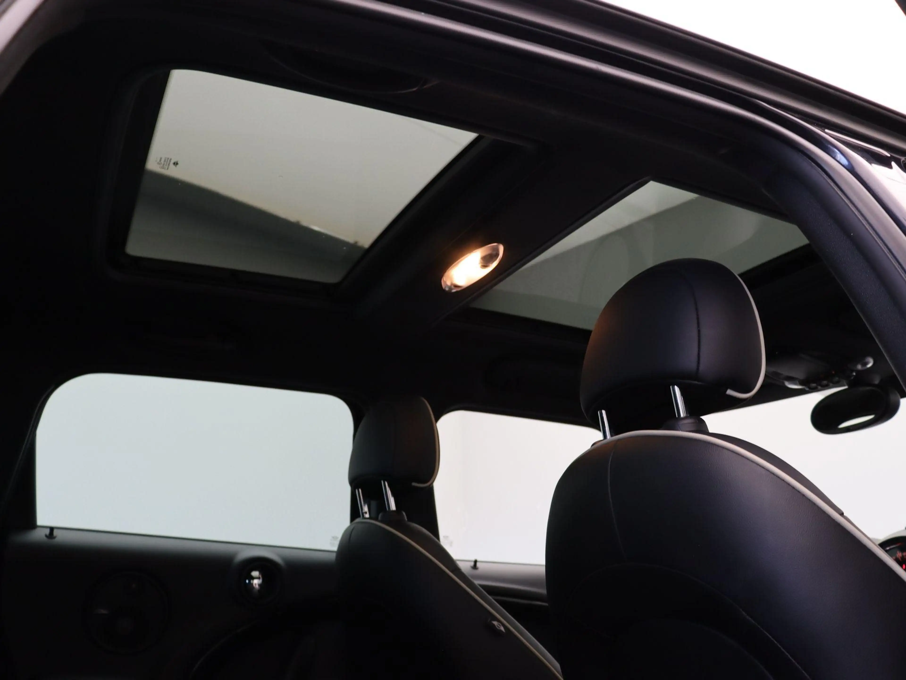 MINI Cooper Countryman 1.6 Chili | Schuif/ kantel dak | Climate control | — photo 4