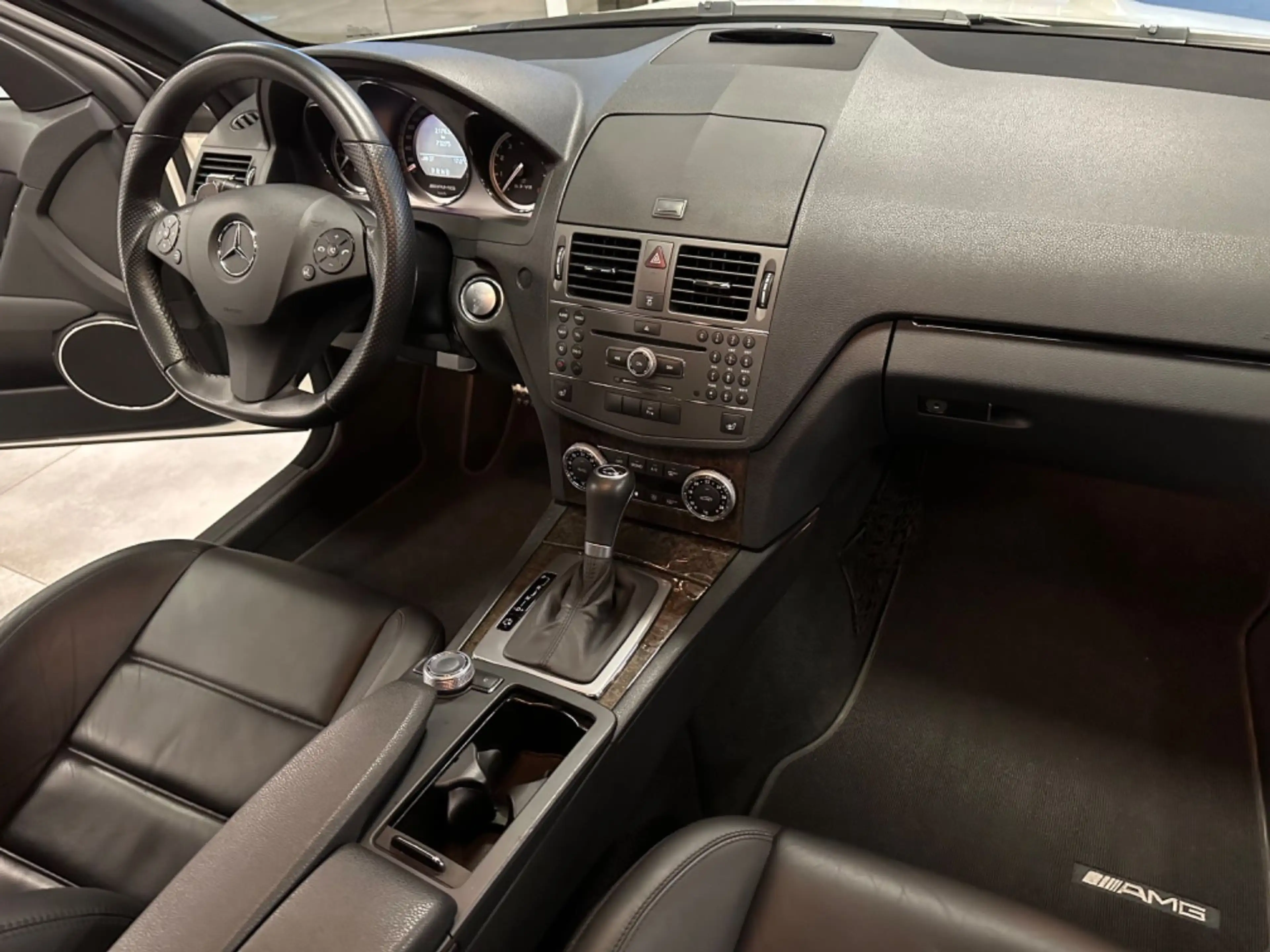 Mercedes-Benz C 63 AMG — photo 10