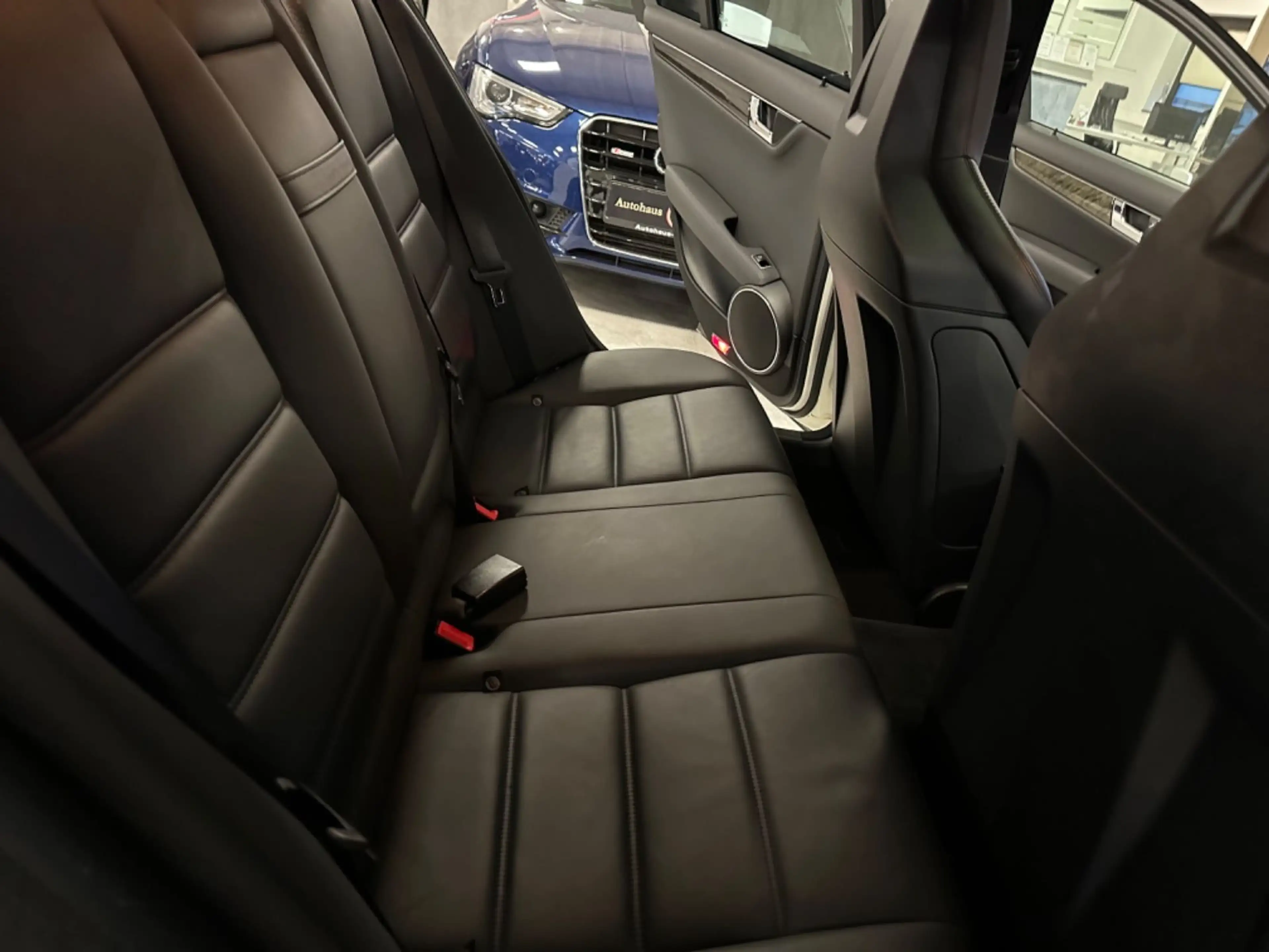 Mercedes-Benz C 63 AMG — photo 12