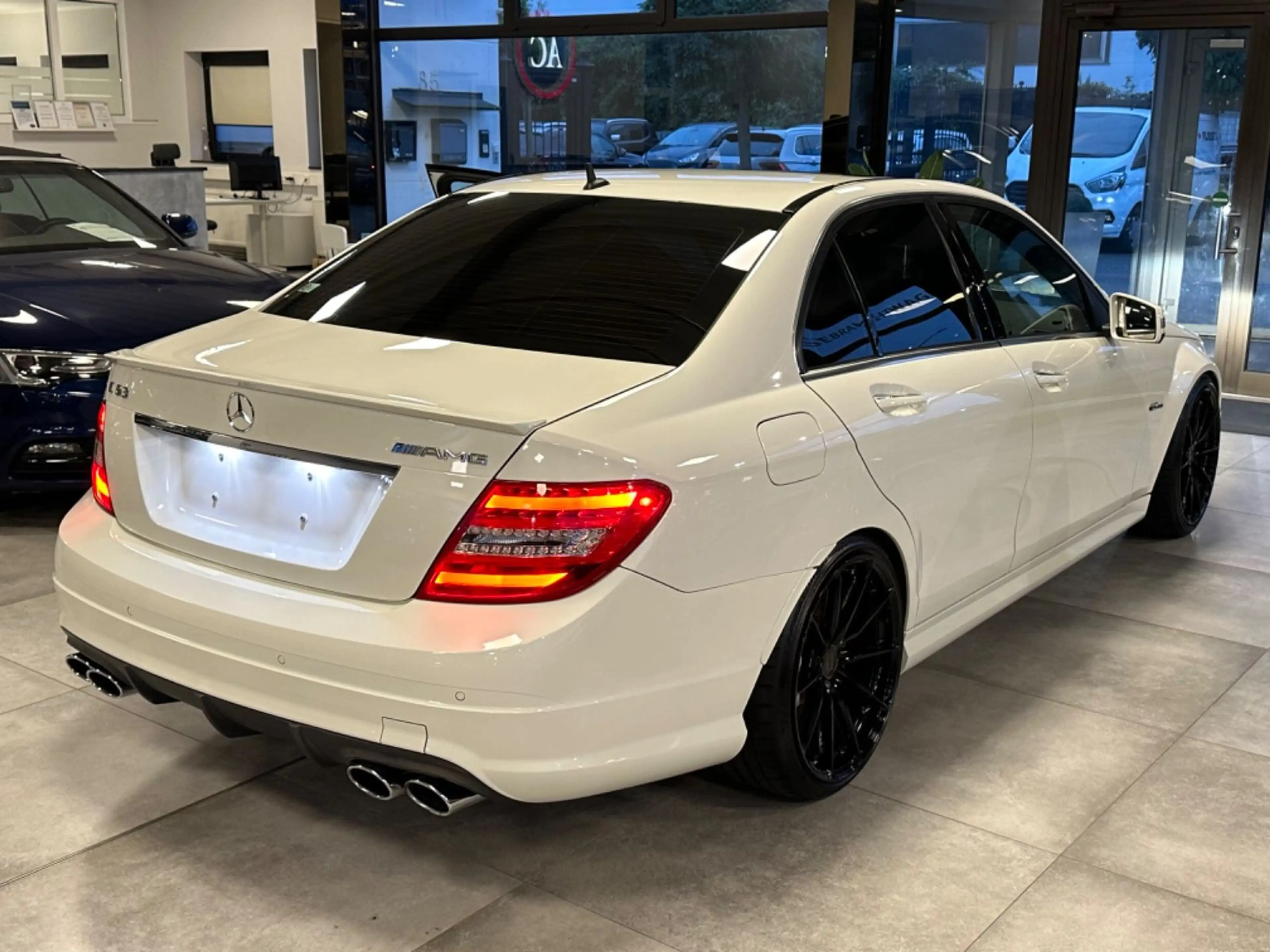 Mercedes-Benz C 63 AMG — photo 6