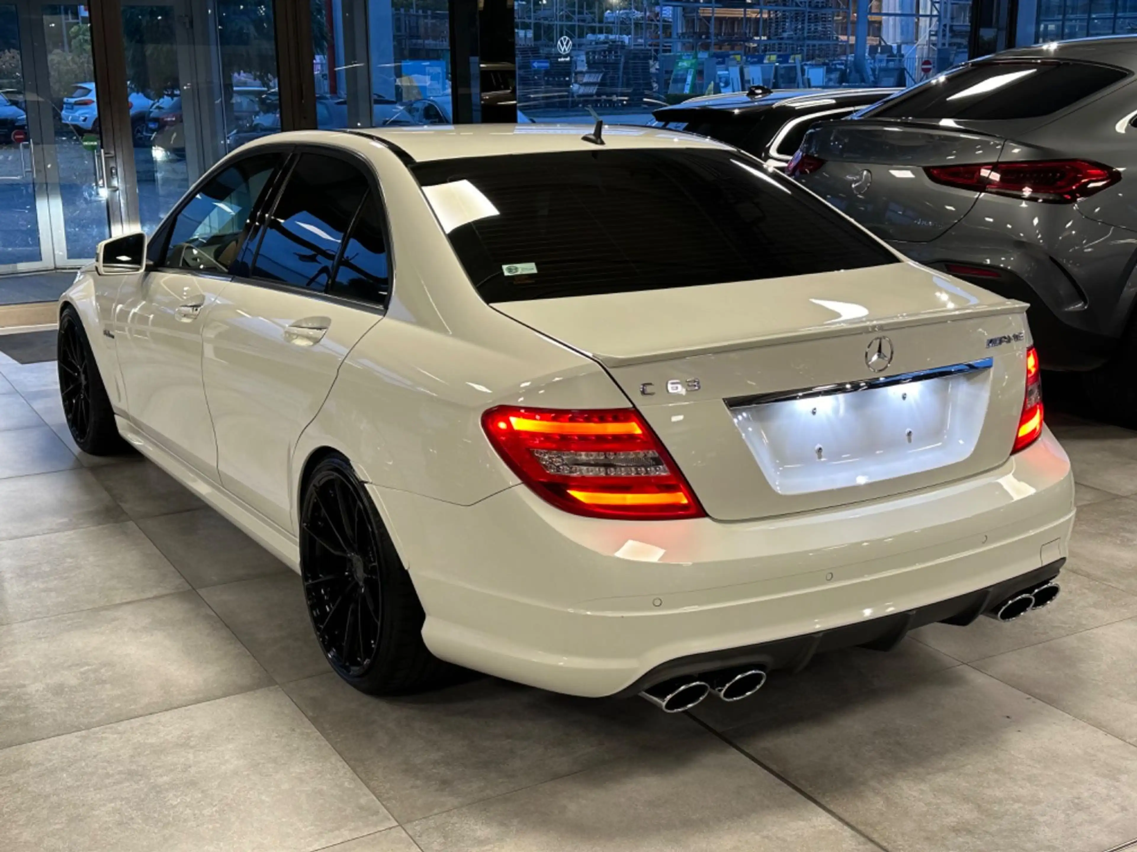 Mercedes-Benz C 63 AMG — photo 4