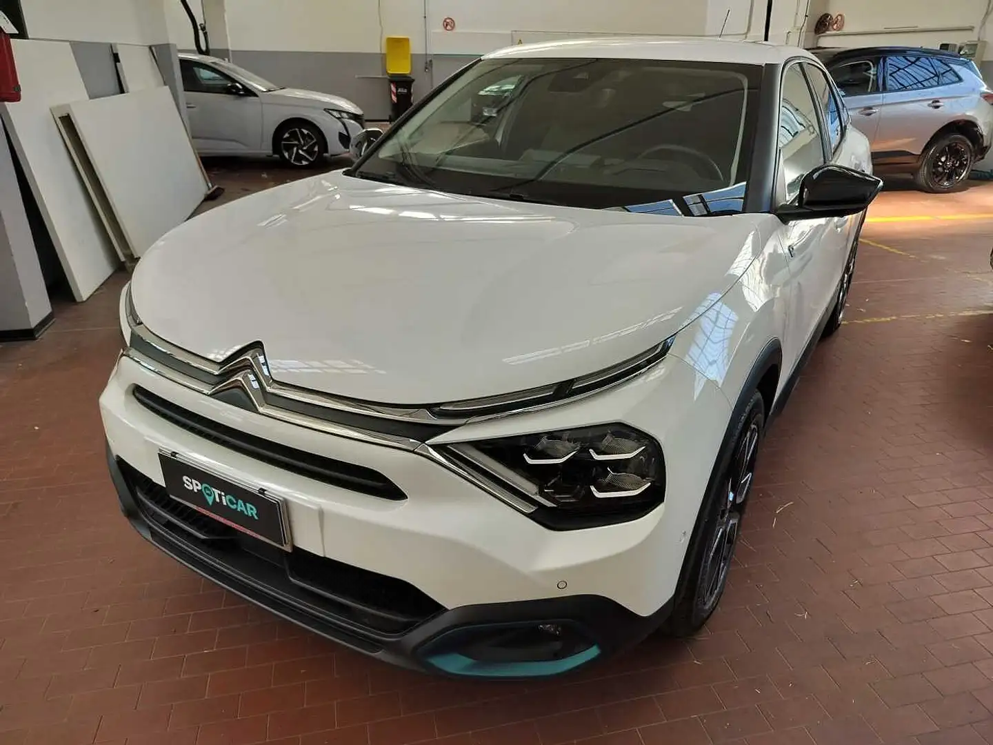 Citroen e-C4 motore elettrico 136 CV Shine Wit - 2