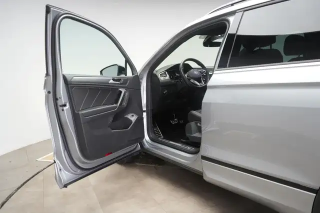 Volkswagen Tiguan Allspace view 12