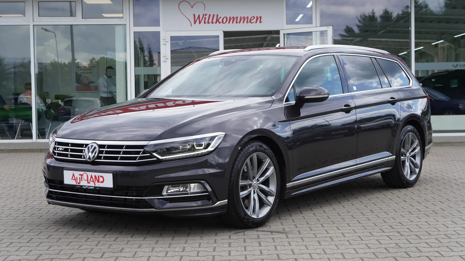 Volkswagen Passat Variant Passat 2.0 TDI Highline 4Motion R-Line Dynaudio Grijs - 2