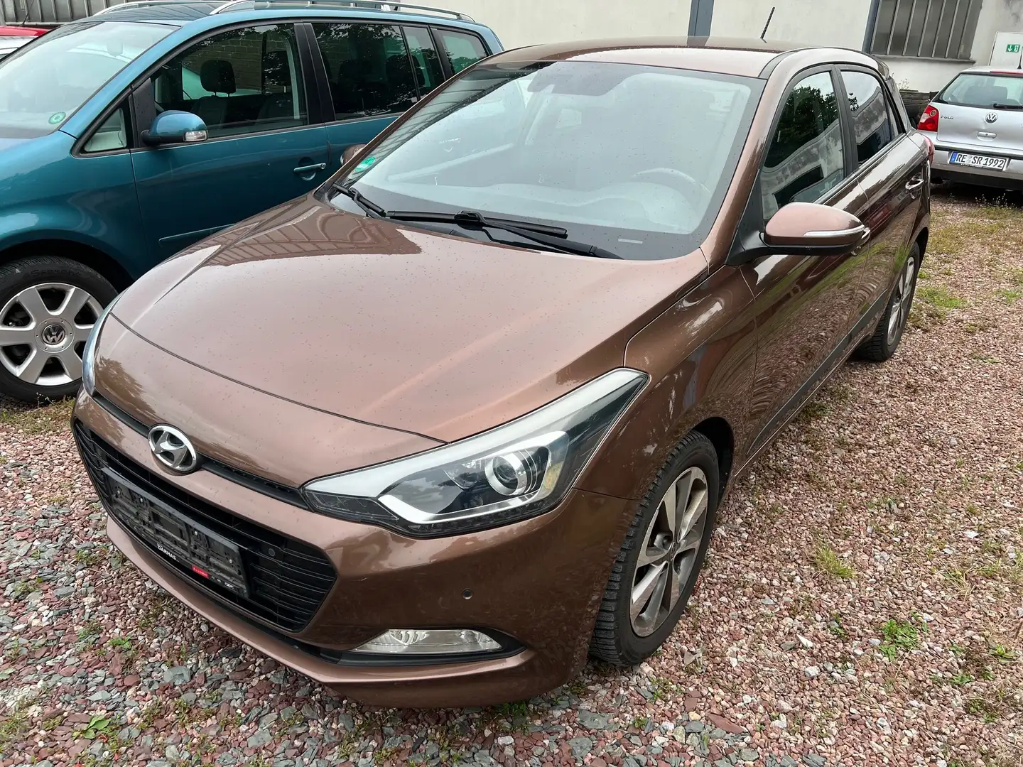 Hyundai i20 blue Style Braun - 1