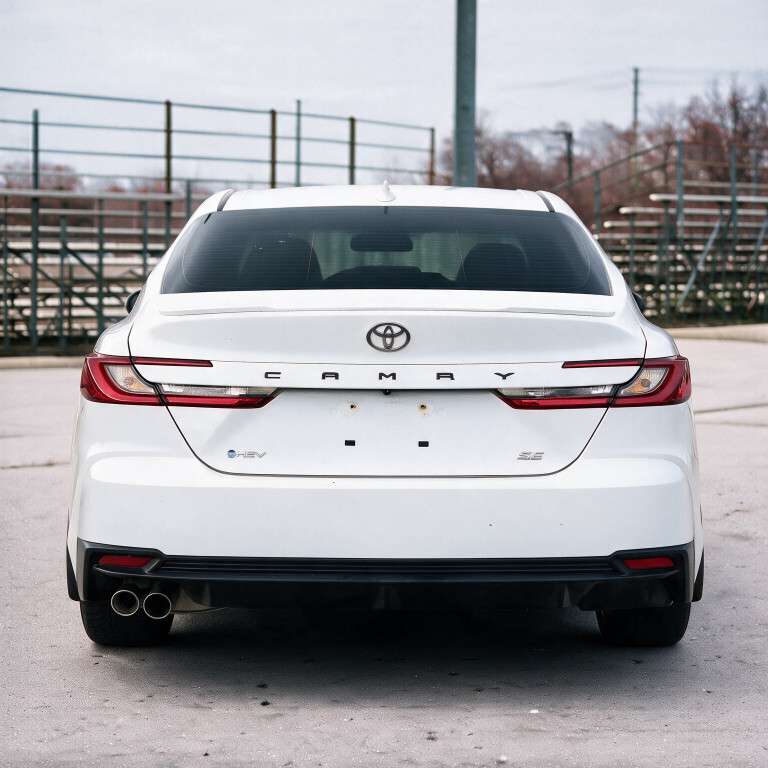 2025 Toyota Camry SE UPGRADE HYBRID — снимка 1