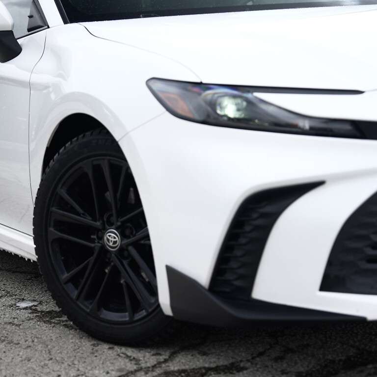 2025 Toyota Camry SE UPGRADE HYBRID — снимка 1