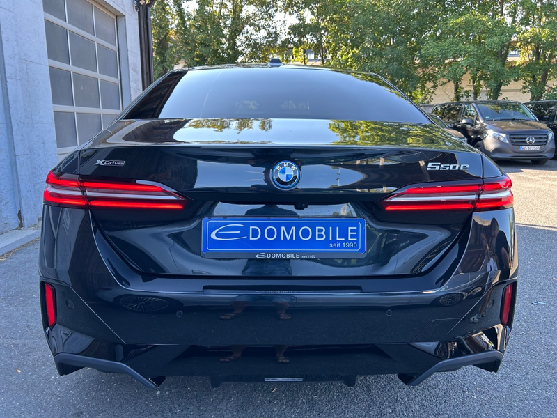 BMW 550 e xDrive M Sportpaket *20 ZOLL*HUD*ICONIC* — photo 4