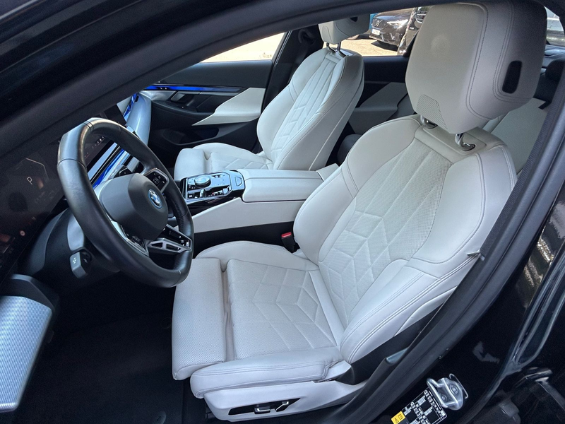 BMW 550 e xDrive M Sportpaket *20 ZOLL*HUD*ICONIC* — photo 11