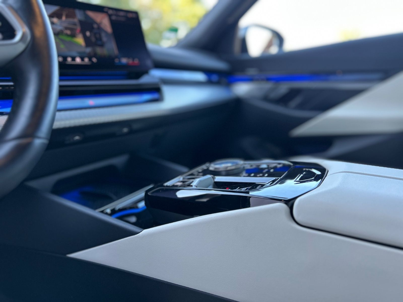 BMW 550 e xDrive M Sportpaket *20 ZOLL*HUD*ICONIC* — photo 15