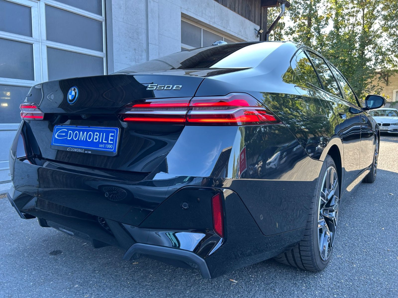 BMW 550 e xDrive M Sportpaket *20 ZOLL*HUD*ICONIC* — photo 6